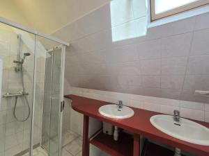 Maisons de vacances Belle maison percheronne restauree, ideale pour 5 personnes, proche Bastides et sites touristiques. - FR-1-616-103 : photos des chambres