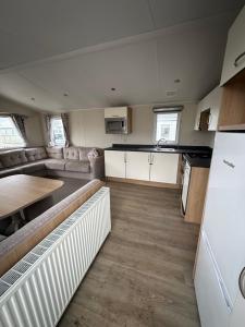 8 Berth Waterside Ingoldmells Skegness B24 SANTANAVAN 4