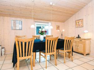 6 person holiday home in Oksbøl-By Traum