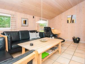 Three-Bedroom Holiday home in Oksbøl 28