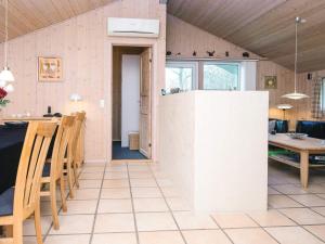 6 person holiday home in Oksbøl-By Traum