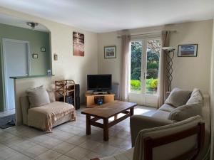 Maison tranquille avec jardin et wifi, 3 chambres - FR-1-336-116