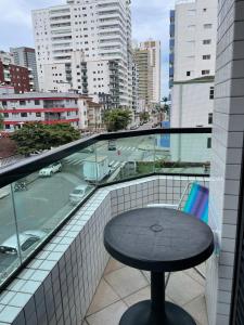 Apê Completo, 150m da praia, com duas sacadas