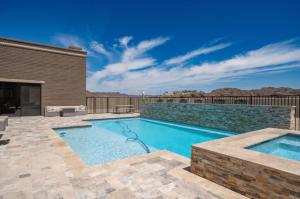 Eagles Lair, Poolside Luxury!