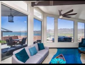 Max View, Million Dollar Lake Views!