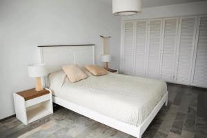 Departamento con Piscina y Vista al Mar