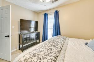 Family Home with Ping-Pong and Fire Pit in Lexington