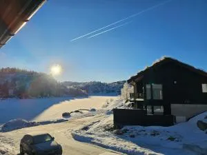 Tjørhom, walking distance from ski slope - Fidjeland