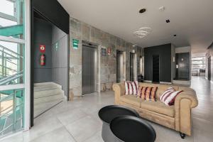 Bed in Mixed Room Herold Homes