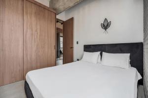 Poblado, 5 min to San Lucas Plaza, Free parking 315