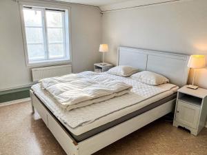 Scenic Lakeside Home near Askersund