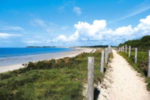 Maisons de vacances Holiday Home in France with Sea View Terrace : photos des chambres