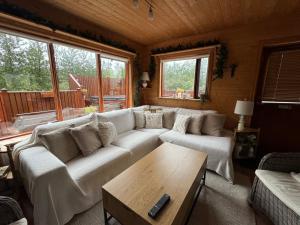 Cosy Retreat Home with Jacuzzi