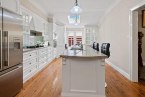 The Richardson - Spacious Entertaining, Sleeps 8