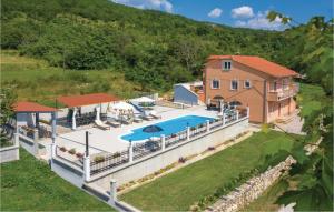 Beautiful Home In Sinj