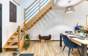 Maisons de vacances Nice Home In Venon With Wifi : photos des chambres