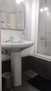 Departamento MENSUAL 3 HABITACIONES ideal para universitarios-comodo y centrico