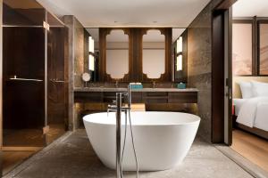 Dusit Le Palais Tu Hoa Hanoi