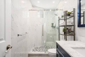 Modern 3 Bed Apt Parking W D