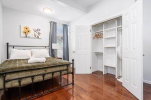 Modern 3 Bed Apt Parking W D