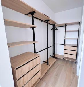 Minimalist Suite in the Tallest Building IQON