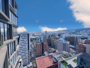 Minimalist Suite in the Tallest Building IQON