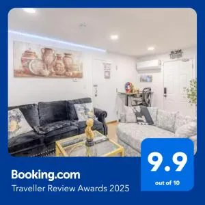 Exquisite 3 Bedrooms - Hillside