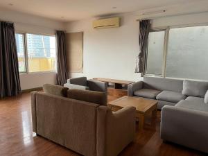 Monthly Rent Westlake Apartment