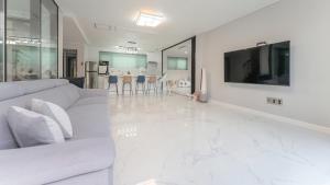 Pause Kids Pool Viila