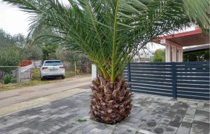1 Bedroom Awesome Apartment In Vir 