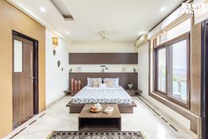 StayVista at The Saket Farm with Pool, Bonfire