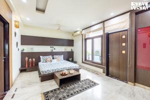 StayVista at The Saket Farm with Pool, Bonfire