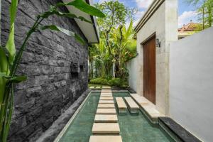 Luxury Escape 6 BR Tropical Private Villa CYN