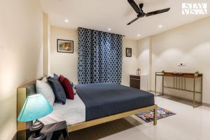 StayVista at Sundale Apartment with Heater & WiFi