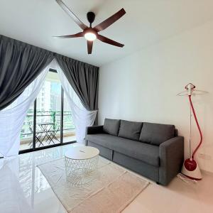 Regalia Park 2B1R 8pax Condo Forest City