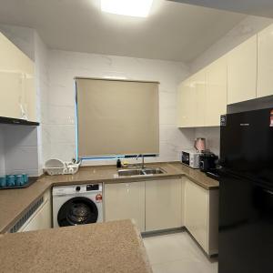 Regalia Park 2B1R 8pax Condo Forest City