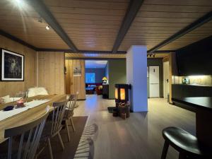 Charming Cabin Near Hallingskarvet Ski Center, Cozy and Inviting!