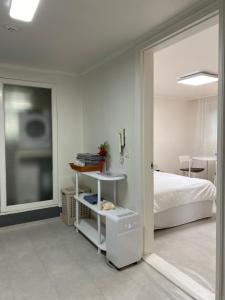 Rise and Shine, Seoul