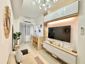 Cozy and Stylish Unit in Fame Residences