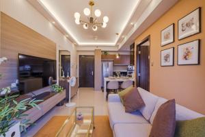 1Br Suite w Balcony in Pasay - The Radiance Manila Bay