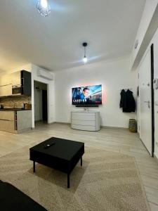 Elegant & Spacious 2BR 2BA Unit with Private Patio