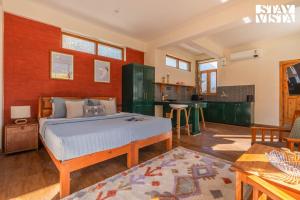 StayVista at Johnson Studios with Views and Wi-Fi