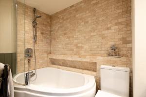 The Coach House - Beautiful Home in Cheltenham!