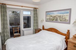 Sherriffs, Bantham overlooking the estuary and Burgh Island