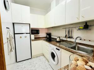 Fresa Apartment La Mata, 2 min to beach, private garage