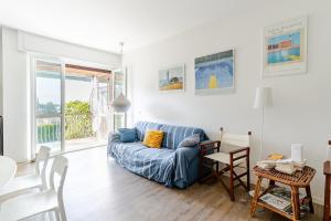 Sea view apartment with private garden