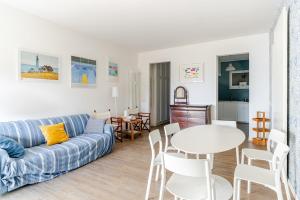 Sea view apartment with private garden