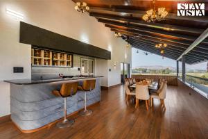 StayVista at Blisswood Cottage with Pool & Bar