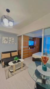 Yanas Place - Azure Residences