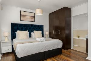 Manhattan Wharfside 207